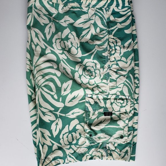 LANDS' END Men's 9" Quick Dry Cargo Swim Trunks with Liner Size L 36-38 - Picture 9 of 10